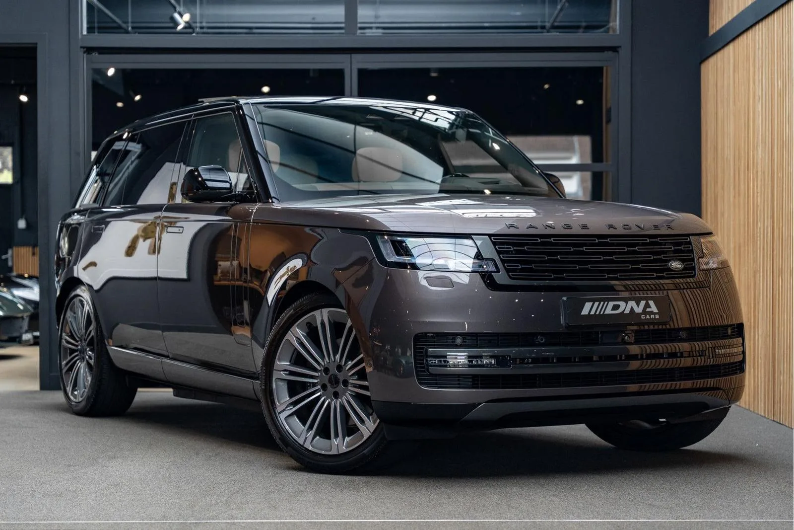 2026 Land Rover Range Rover P460e Autobiography LWB offered by a specialist dealer in Naarden, Netherlands, main photo