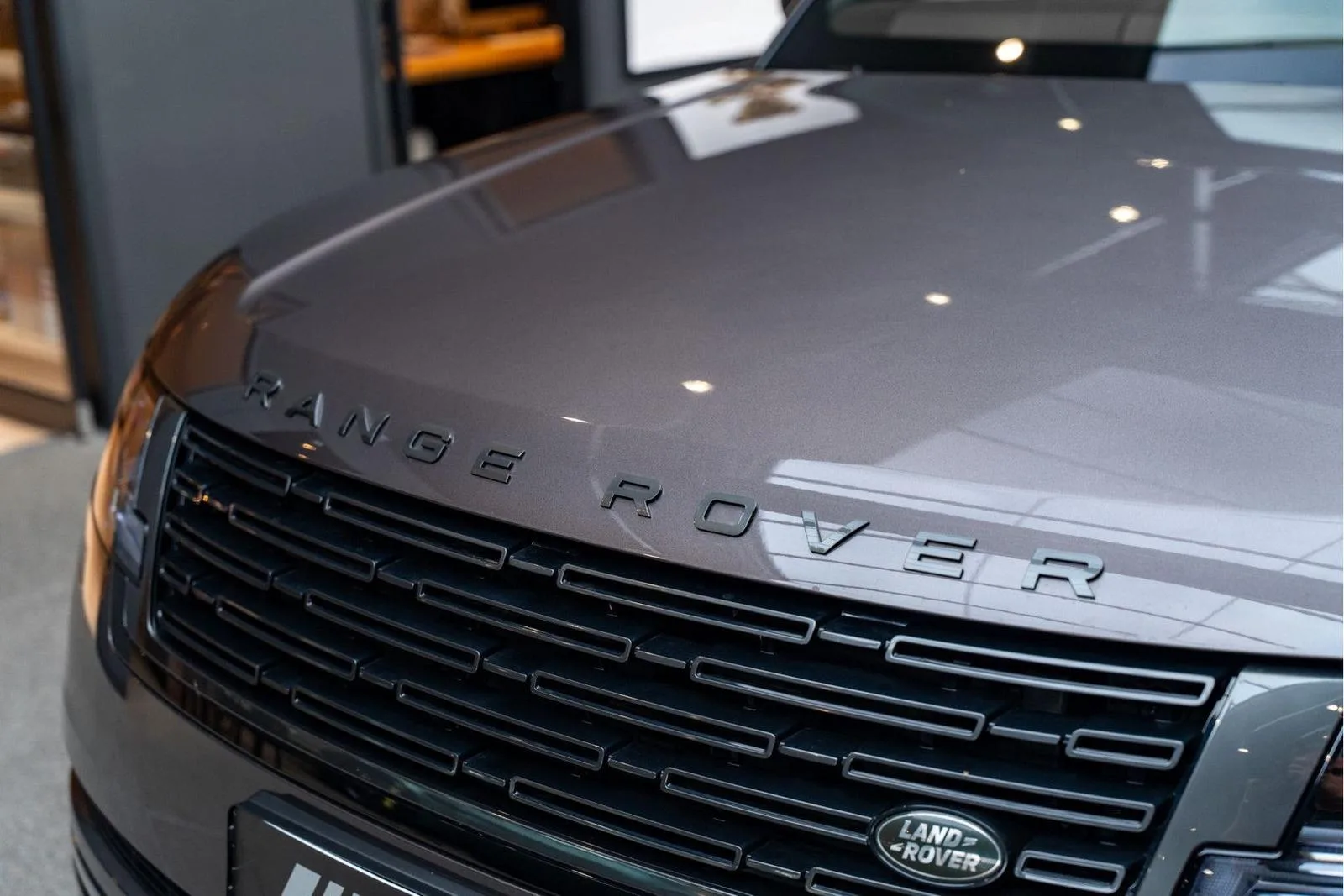 2026 Land Rover Range Rover P460e Autobiography LWB, 15/30
