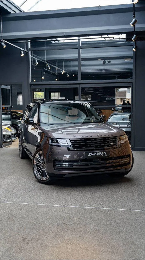 2026 Land Rover Range Rover P460e Autobiography LWB, 19/30