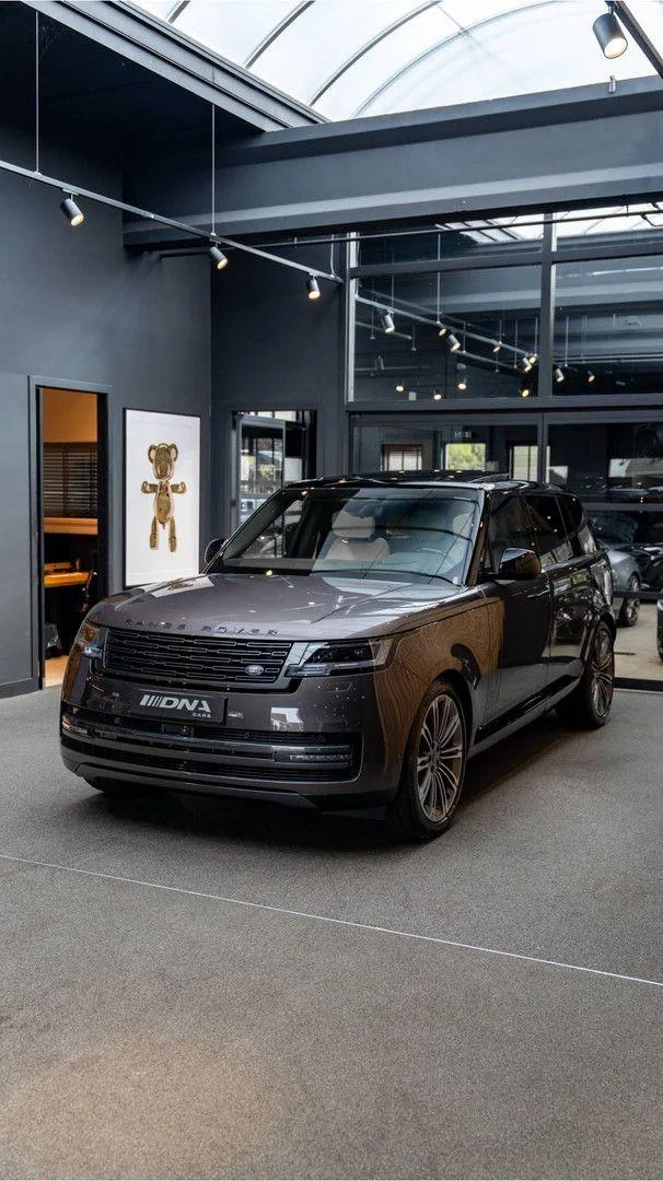 2026 Land Rover Range Rover P460e Autobiography LWB, 21/30