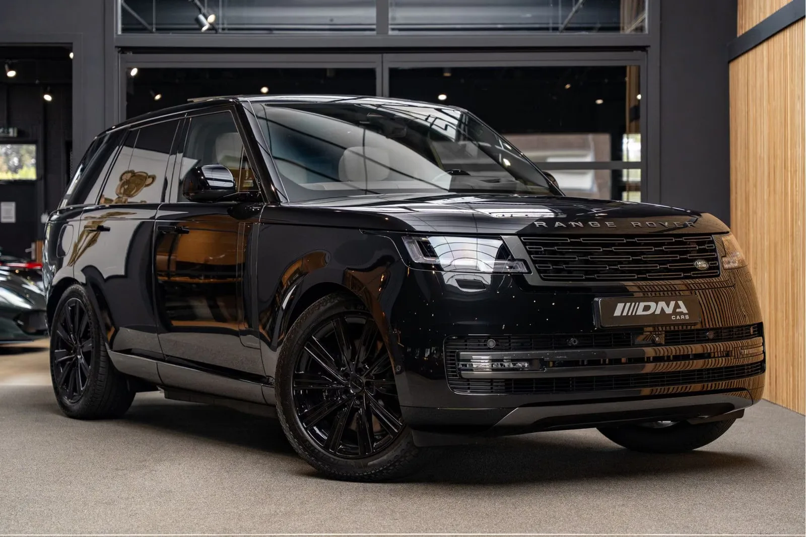 2026 Land Rover Range Rover P550e Autobiography offered by a specialist dealer in Naarden, Netherlands, main photo