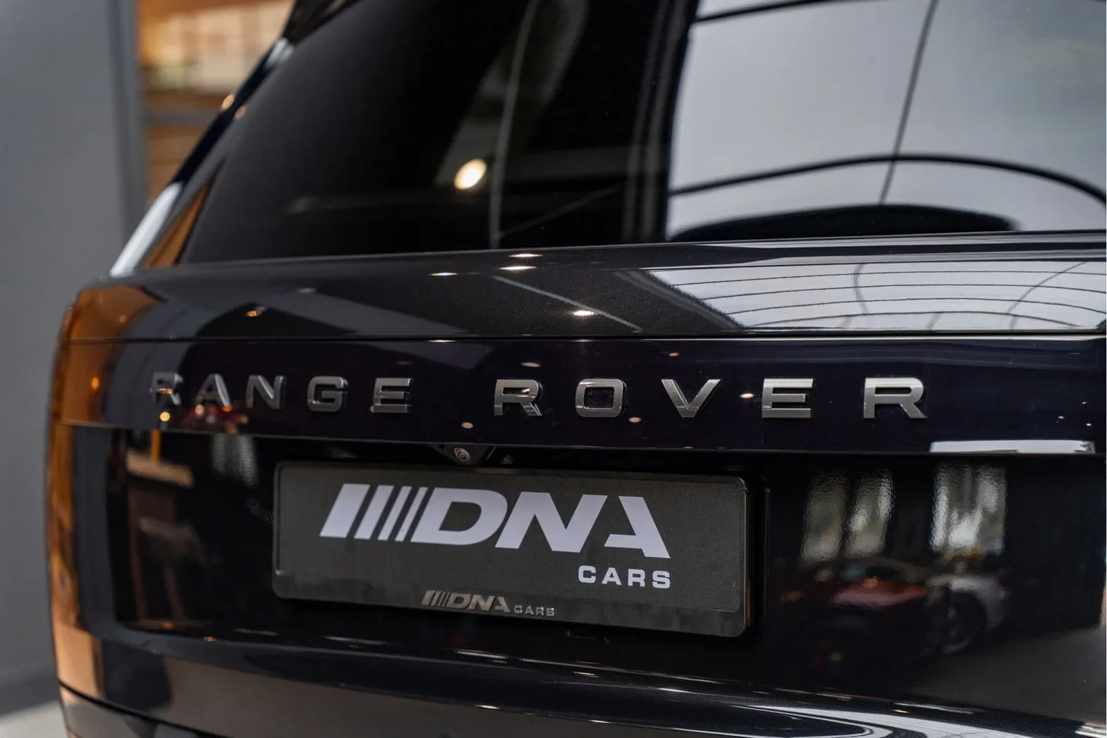 2026 Land Rover Range Rover P550e Autobiography, 17/30