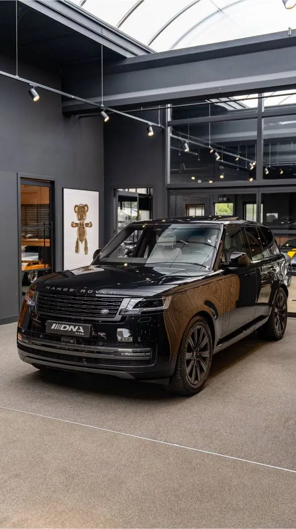 2026 Land Rover Range Rover P550e Autobiography, 20/30
