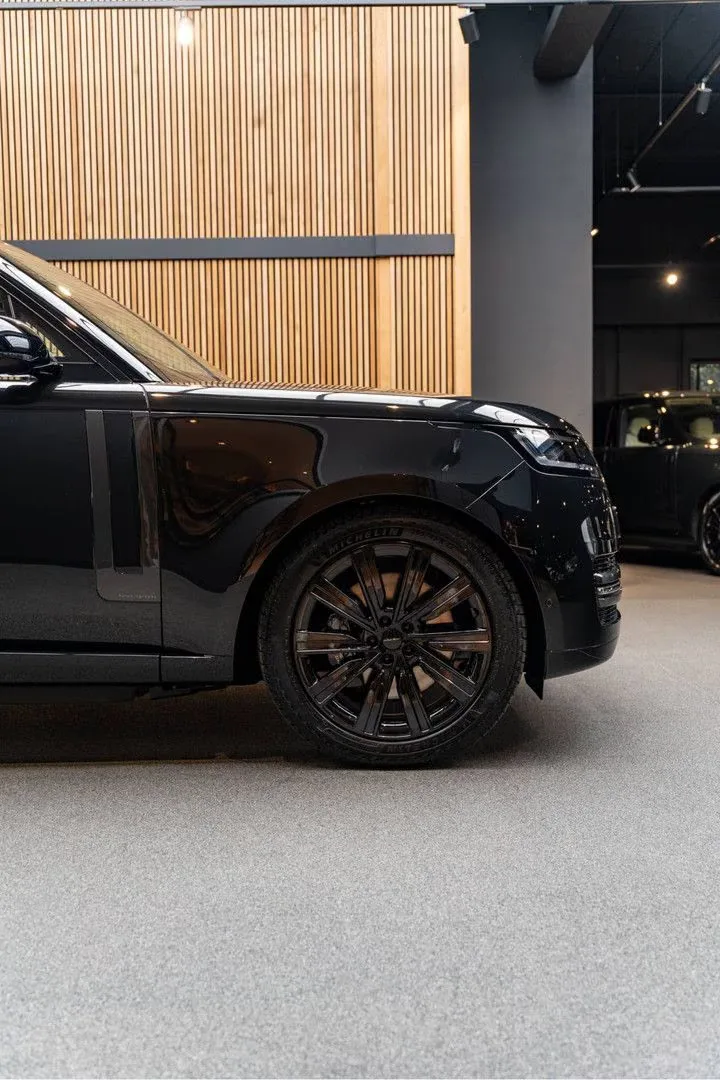 2026 Land Rover Range Rover P550e Autobiography, 21/30