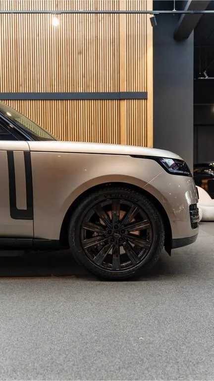 2026 Land Rover Range Rover P550e Autobiography, 21/30