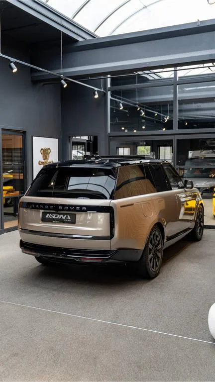 2026 Land Rover Range Rover P550e Autobiography, 22/30