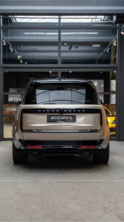2026 Land Rover Range Rover P550e Autobiography, 23/30