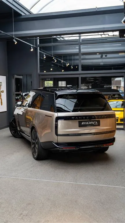 2026 Land Rover Range Rover P550e Autobiography, 24/30