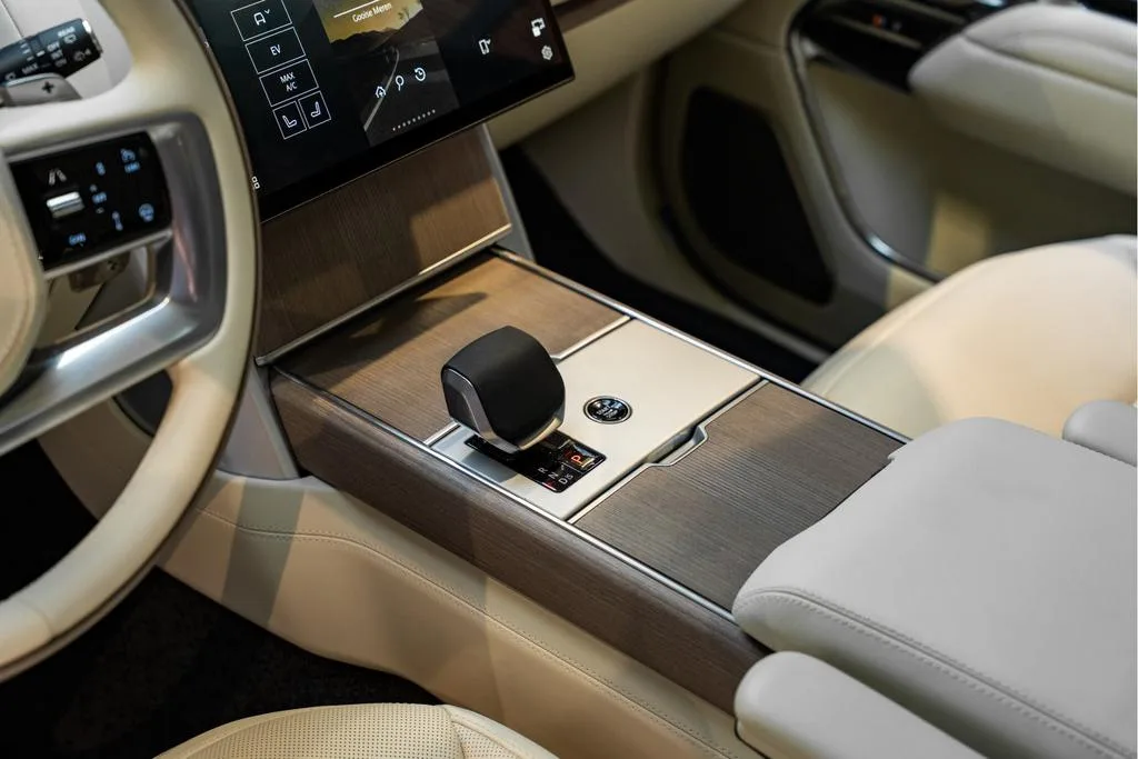 2026 Land Rover Range Rover P550e Autobiography, 30/30