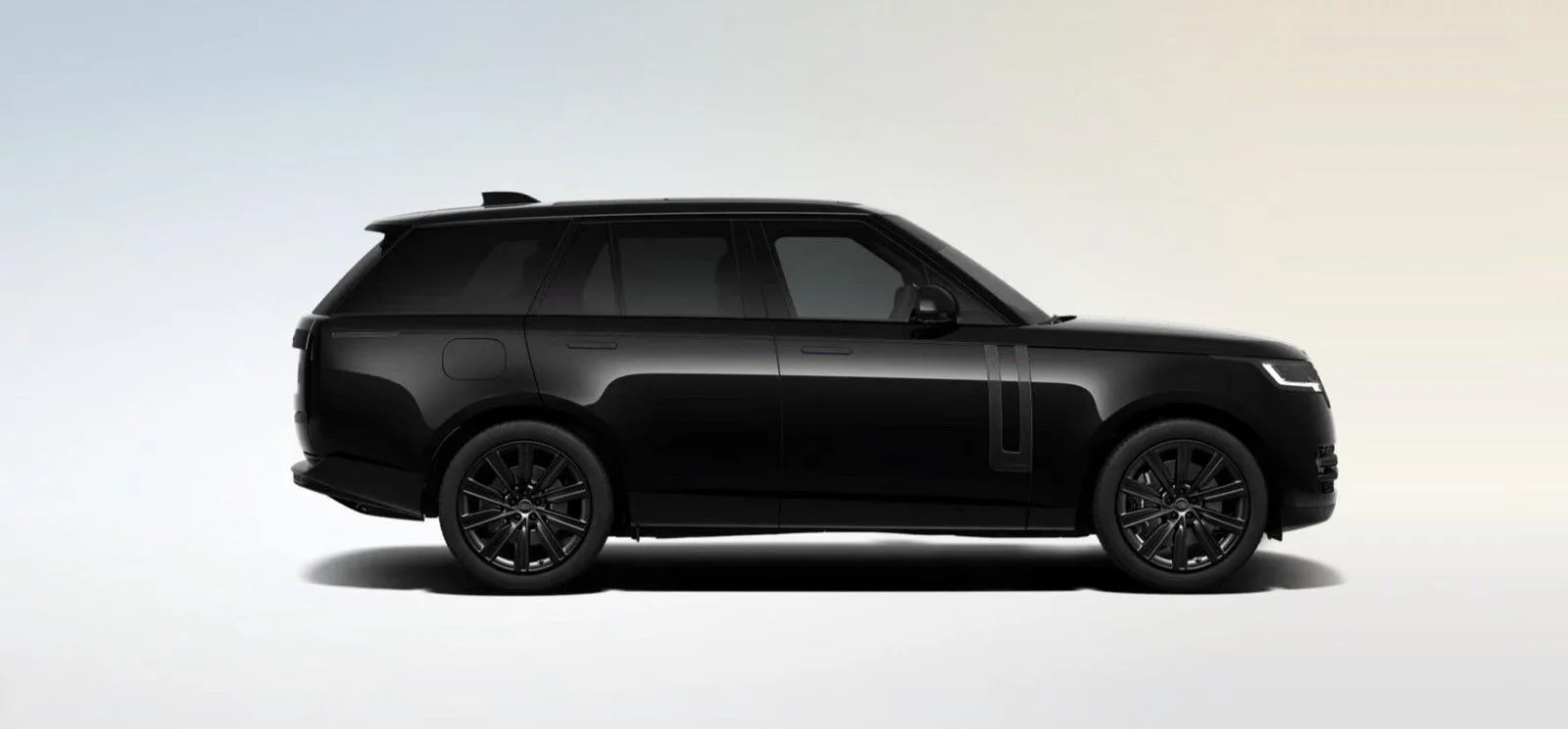 2026 Land Rover Range Rover P550e Autobiography, 2/6