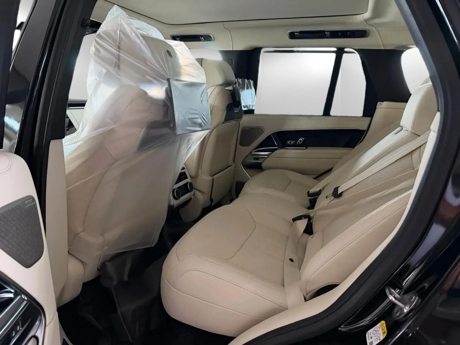 2026 Land Rover Range Rover D350 Autobiography, 5/6