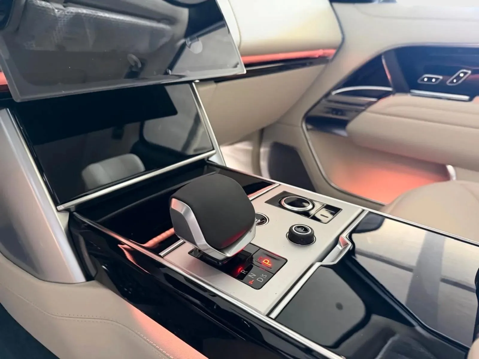 2026 Land Rover Range Rover D350 Autobiography, 6/6