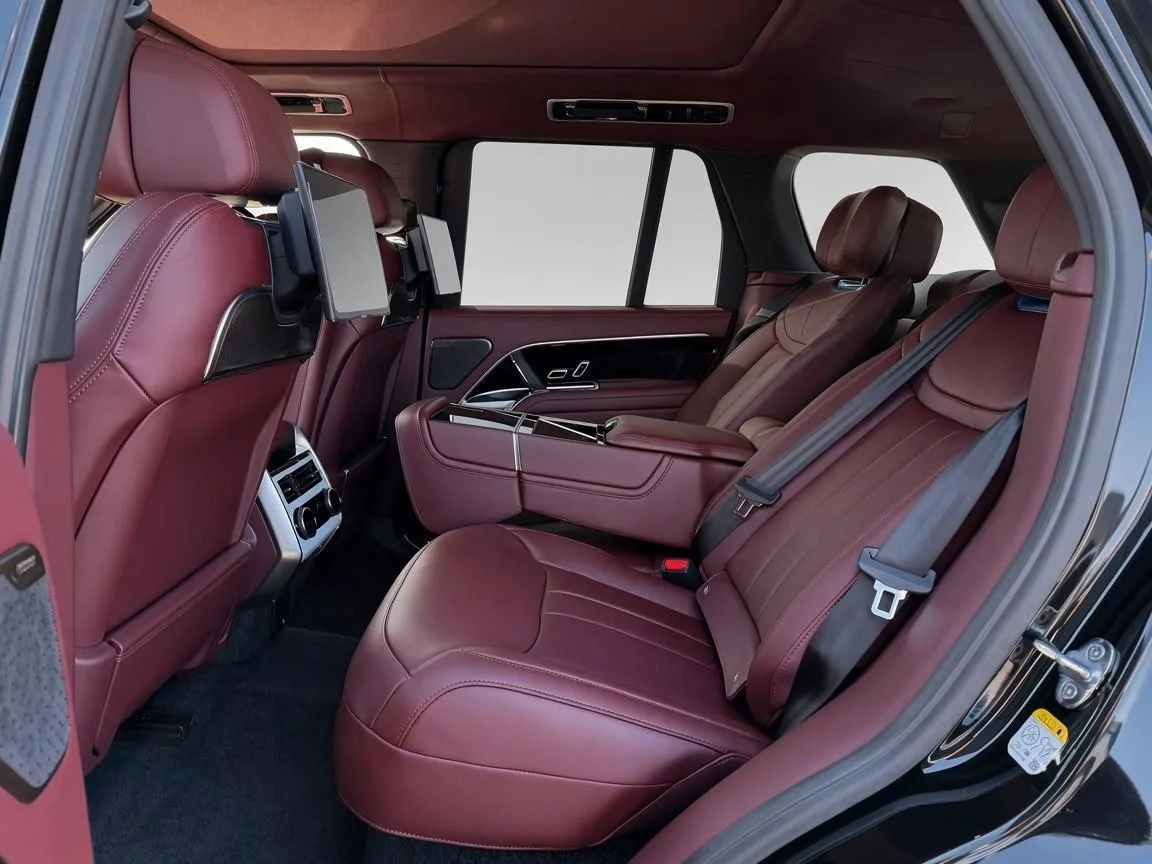 2026 Land Rover Range Rover D350 Autobiography, 4/8