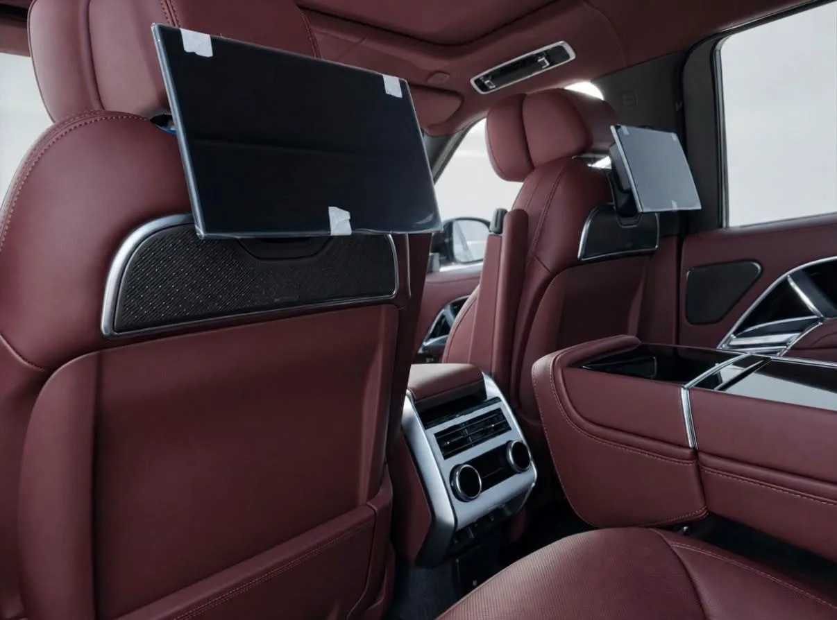 2026 Land Rover Range Rover D350 Autobiography, 6/8