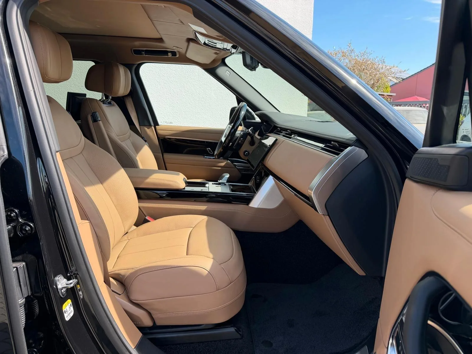 2026 Land Rover Range Rover D350 Autobiography, 3/7