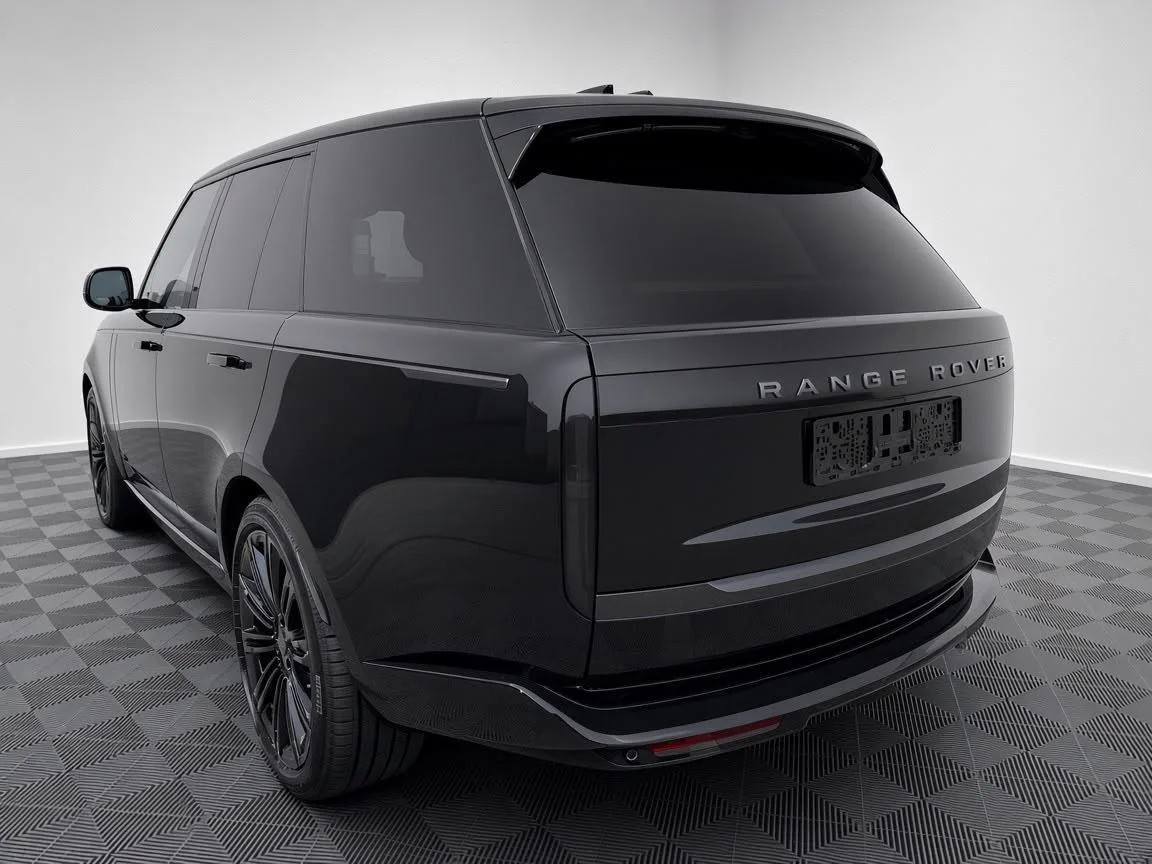 2026 Land Rover Range Rover P540 Autobiography, 2/6