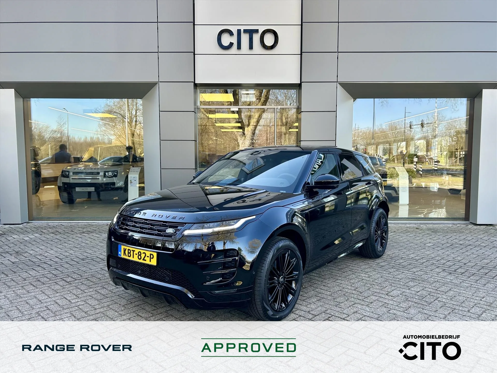 2026 Land Rover Range Rover Evoque proposée par un concessionnaire spécialisé à Eindhoven, Pays-Bas, photo principale