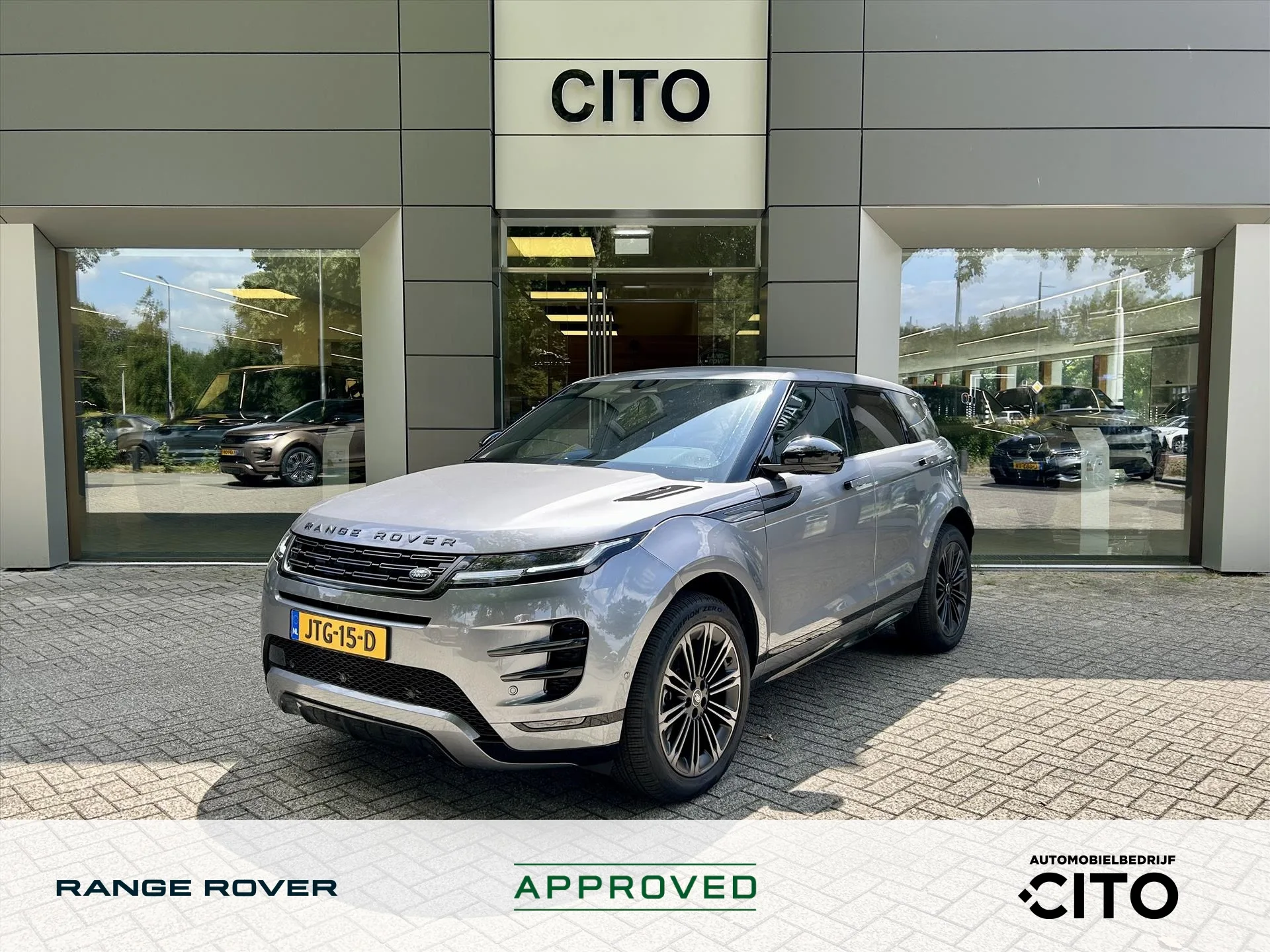 2026 Land Rover Range Rover Evoque proposée par un concessionnaire spécialisé à Eindhoven, Pays-Bas, photo principale