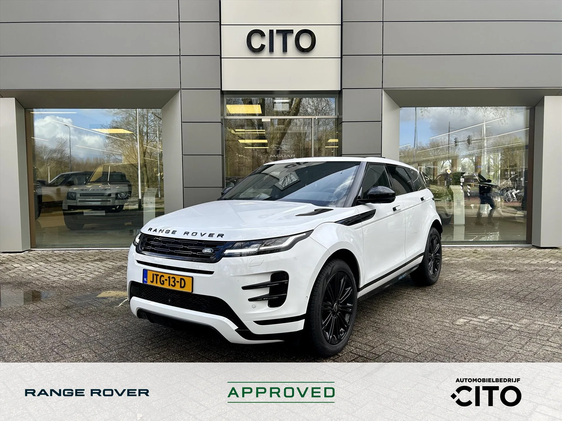 2026 Land Rover Range Rover Evoque proposée par un concessionnaire spécialisé à Eindhoven, Pays-Bas, photo principale