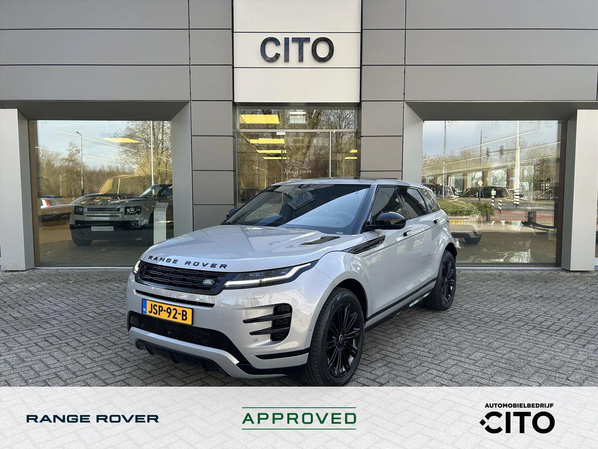 2026 Land Rover Range Rover Evoque proposée par un concessionnaire spécialisé à Eindhoven, Pays-Bas, photo principale