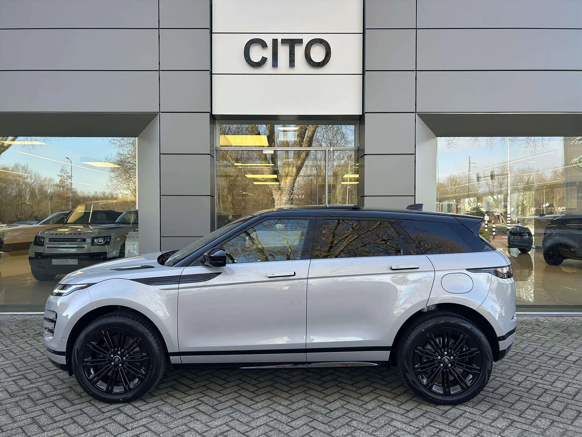 2026 Land Rover Range Rover Evoque P270e Business Dynamic Edition, 2/30