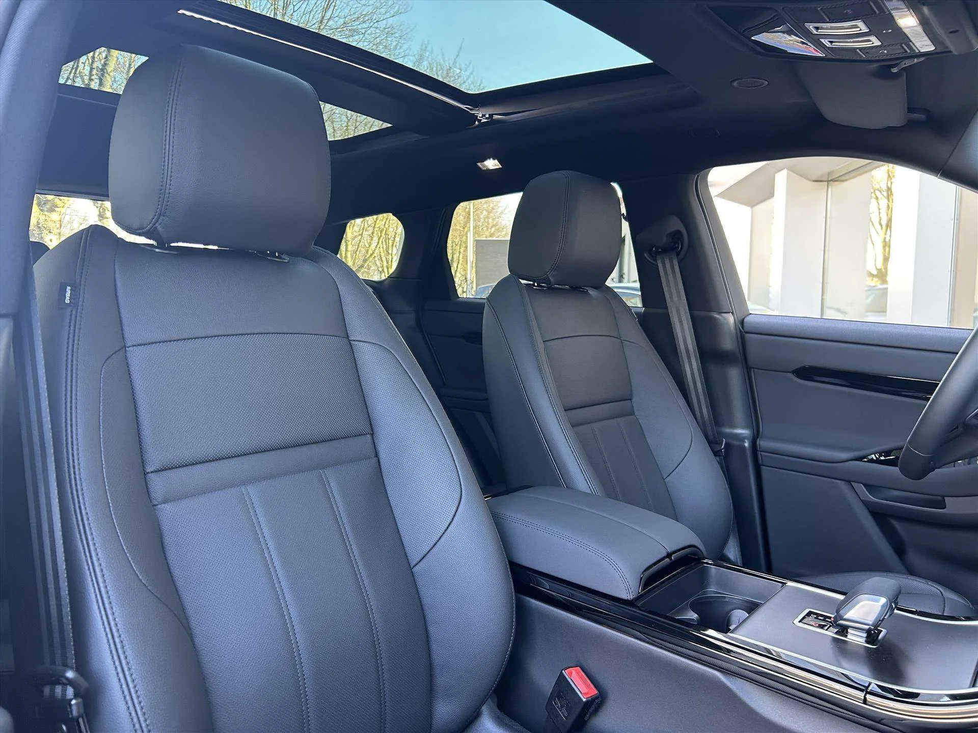 2026 Land Rover Range Rover Evoque P270e Business Dynamic Edition, 7/30