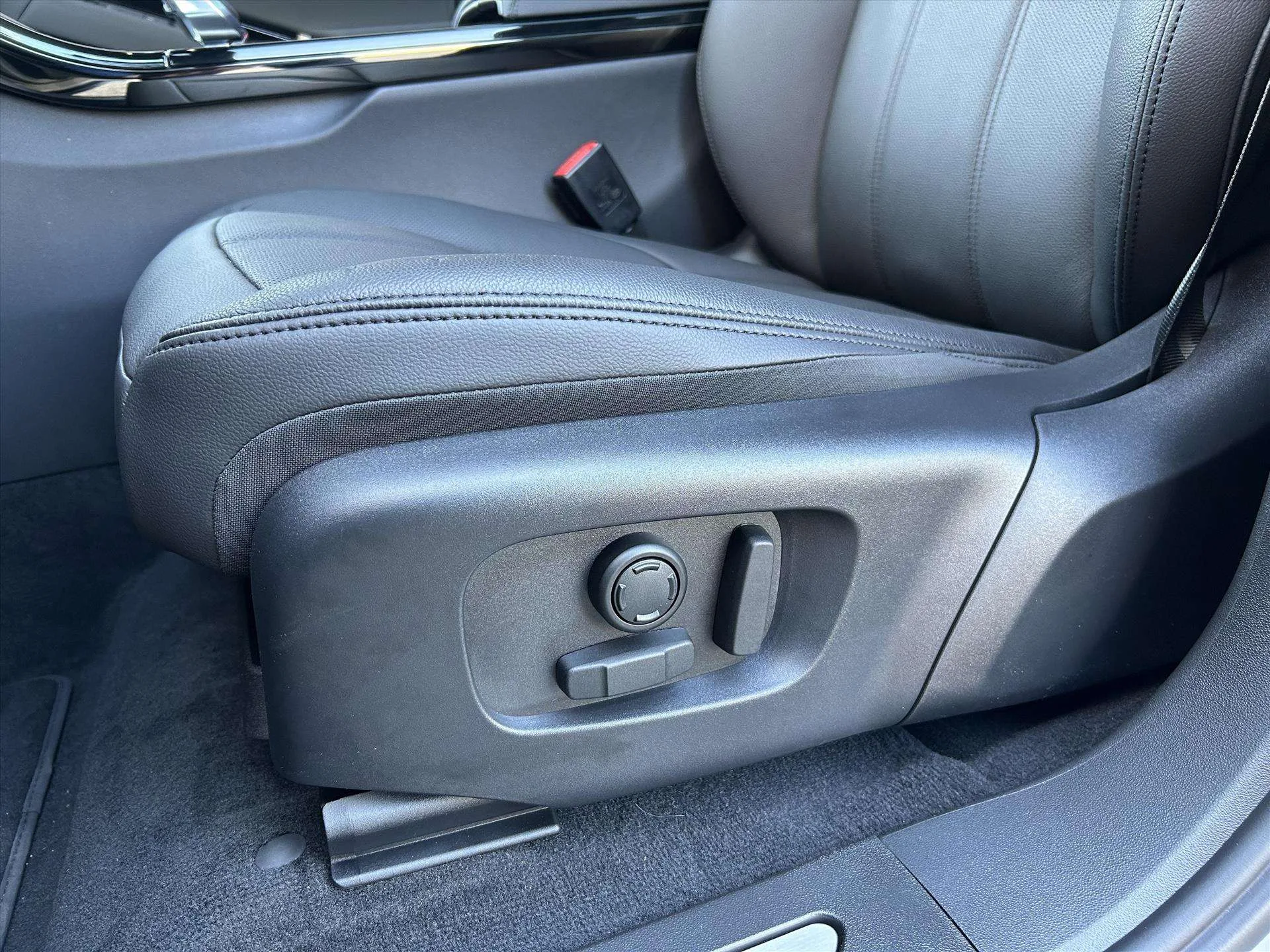 2026 Land Rover Range Rover Evoque P270e Business Dynamic Edition, 12/30