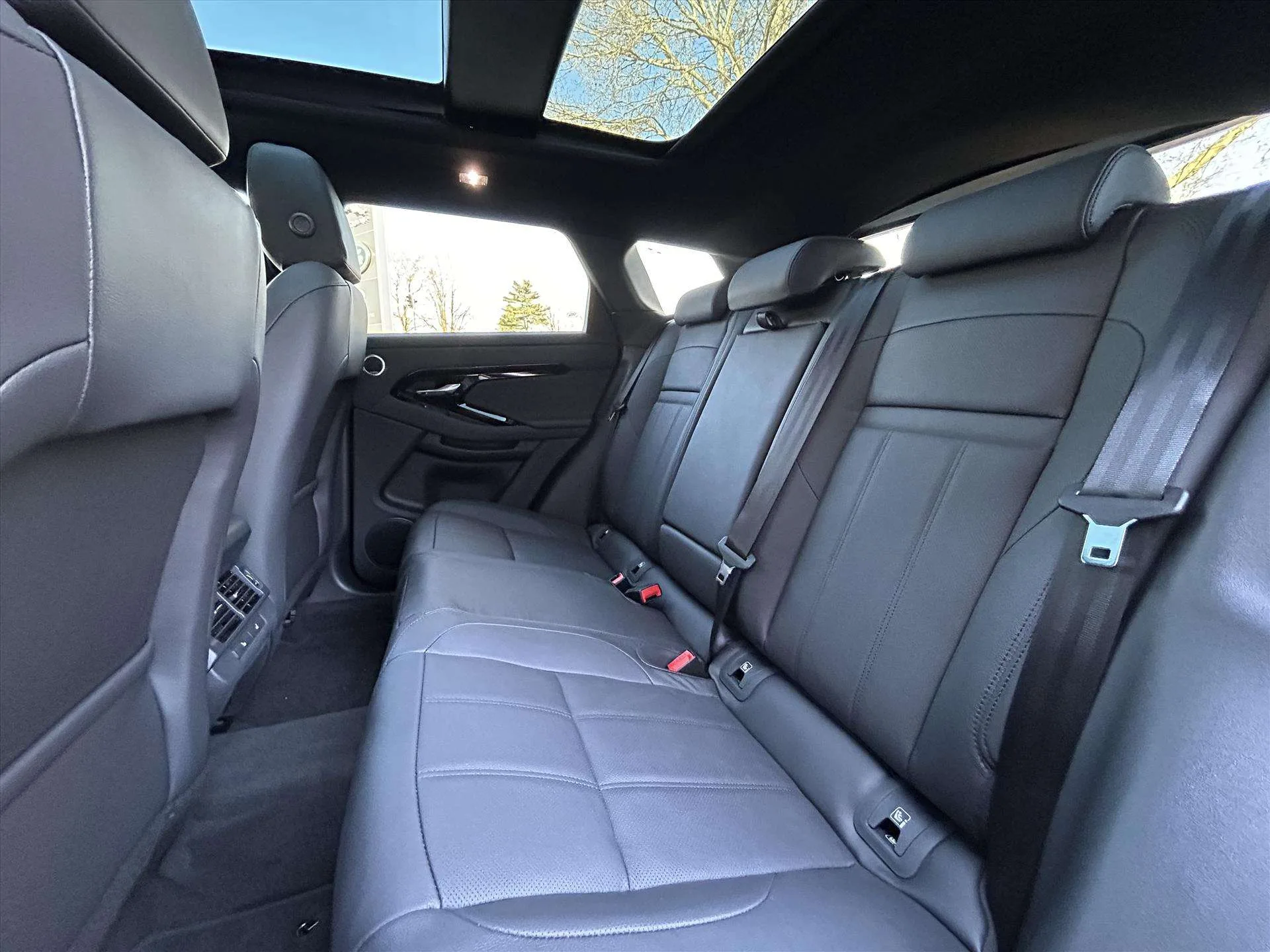 2026 Land Rover Range Rover Evoque P270e Business Dynamic Edition, 28/30