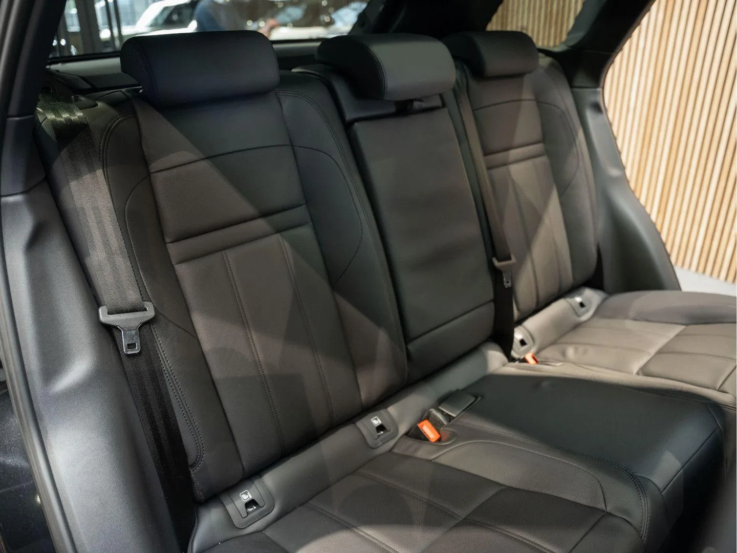 2026 Land Rover Range Rover Evoque P270e Dynamic SE, 11/30