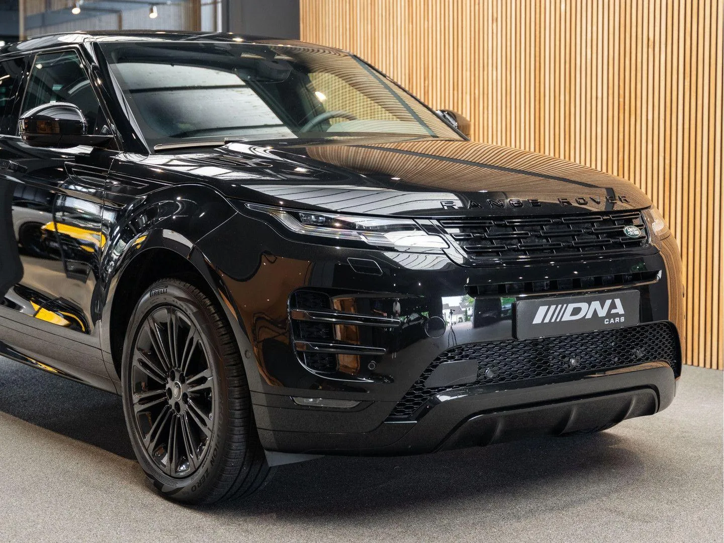 2026 Land Rover Range Rover Evoque P270e Dynamic SE, 13/30