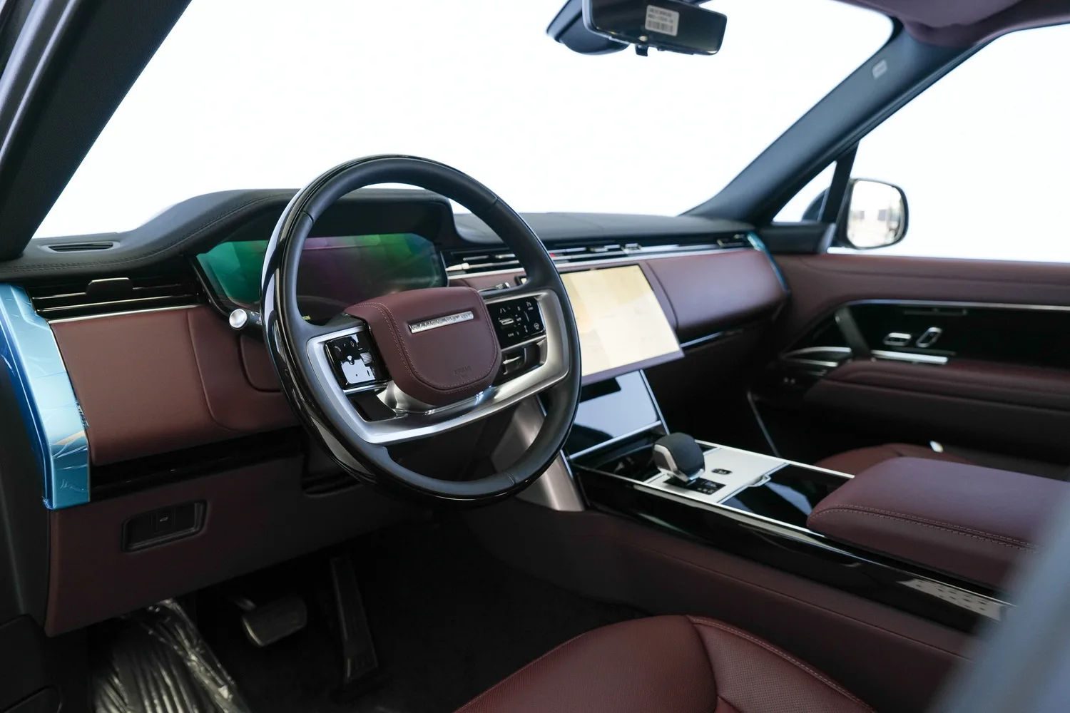2026 Land Rover Range Rover HSE P400, 3/17