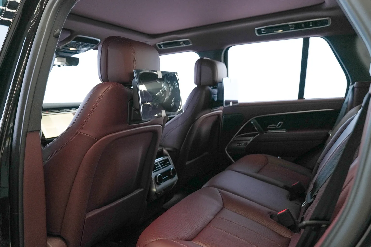 2026 Land Rover Range Rover HSE P400, 6/17