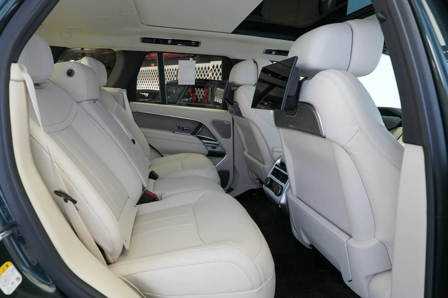 2026 Land Rover Range Rover Autobiography P400, 9/19
