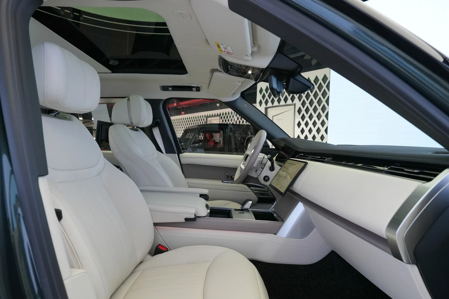 2026 Land Rover Range Rover Autobiography P400, 13/19