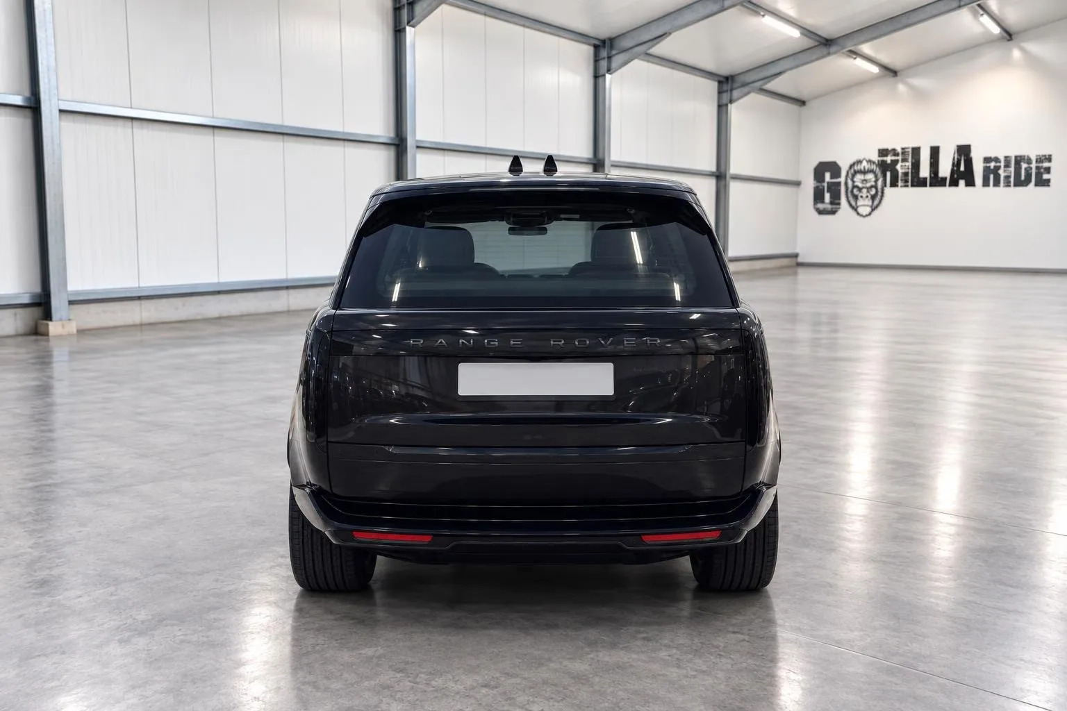 2026 Land Rover Range Rover P550e Autobiography, 4/13