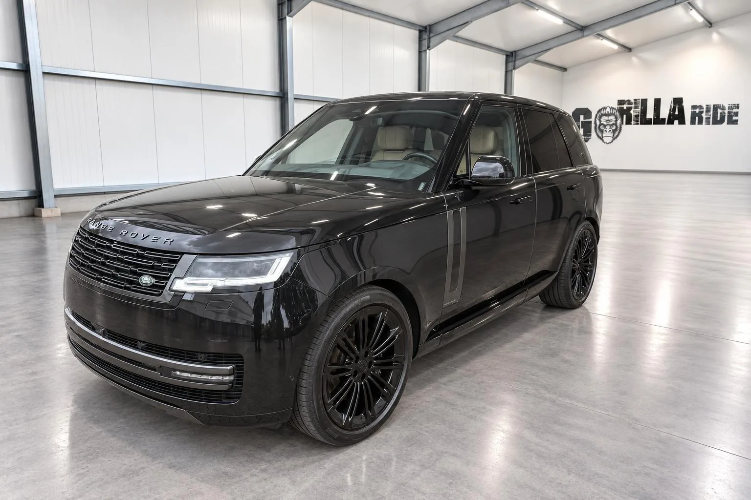 2026 Land Rover Range Rover P530 Autobiography offered by a specialist dealer in Bielefeld, Germany, main photo