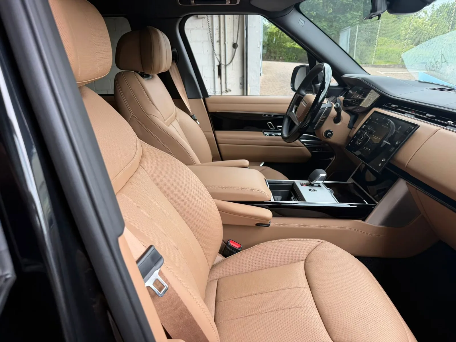 2026 Land Rover Range Rover P530 Autobiography, 7/9