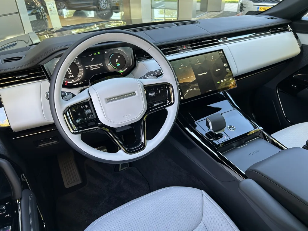2026 Land Rover Range Rover Sport P460e Battersea Edition, 7/30