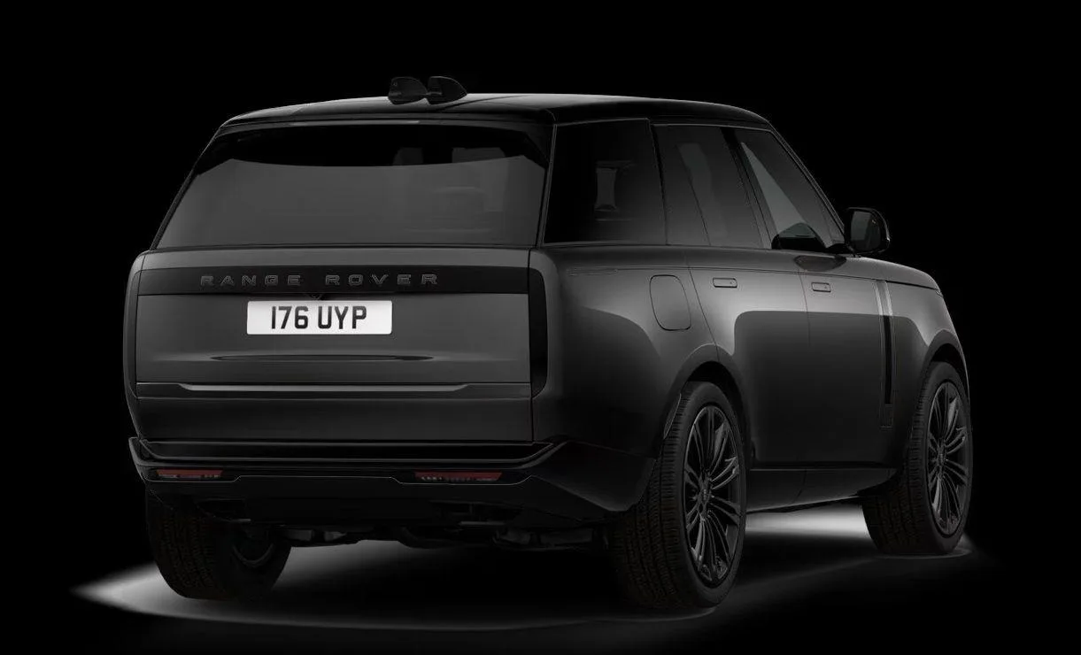 2026 Land Rover Range Rover Sport P460e Dynamic HSE, 3/5