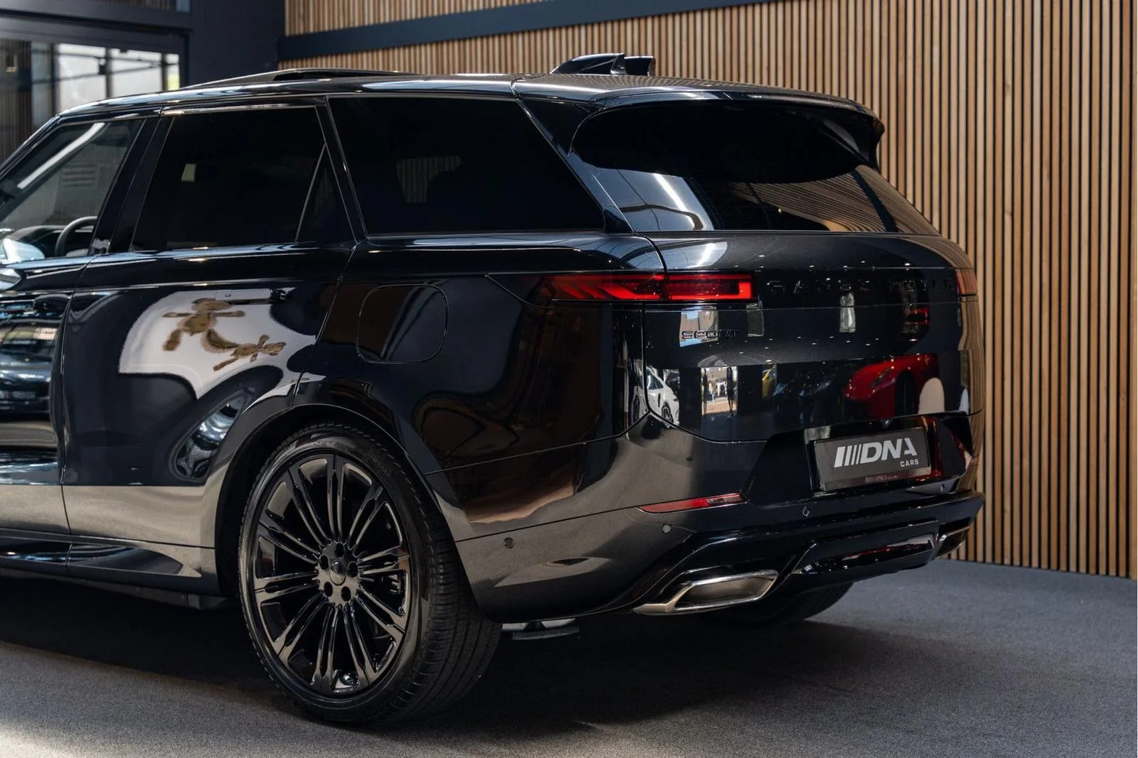 2026 Land Rover Range Rover Sport P460e Dynamic SE, 11/30
