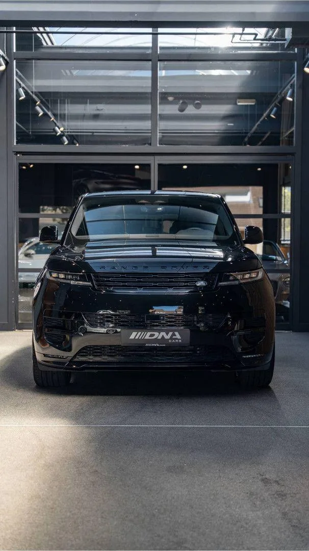 2026 Land Rover Range Rover Sport P460e Dynamic SE, 18/30