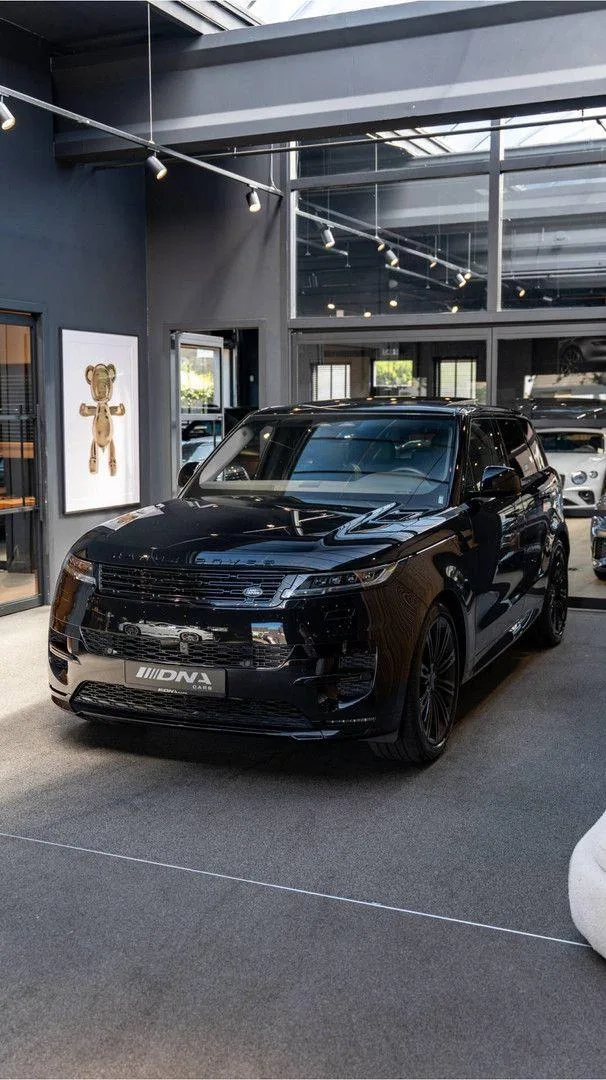 2026 Land Rover Range Rover Sport P460e Dynamic SE, 19/30