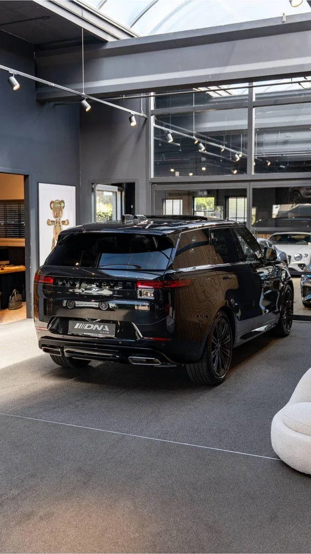 2026 Land Rover Range Rover Sport P460e Dynamic SE, 23/30