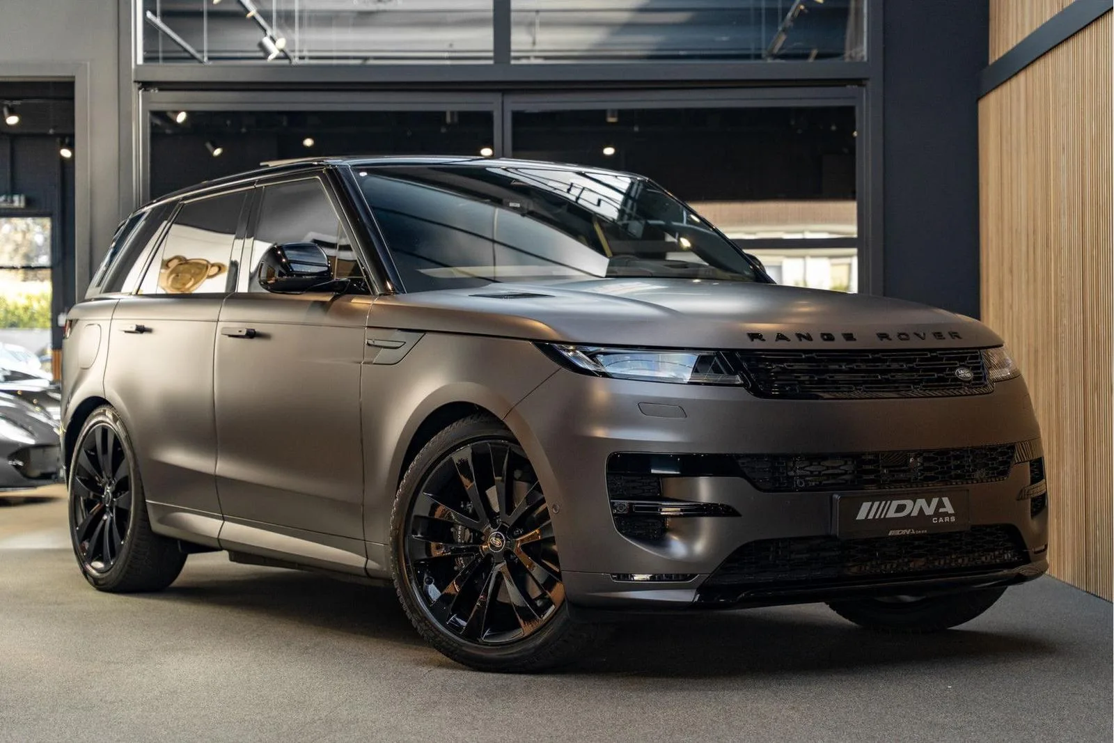 2026 Land Rover Range Rover Sport P460e Dynamic HSE offered by a specialist dealer in Naarden, Netherlands, main photo