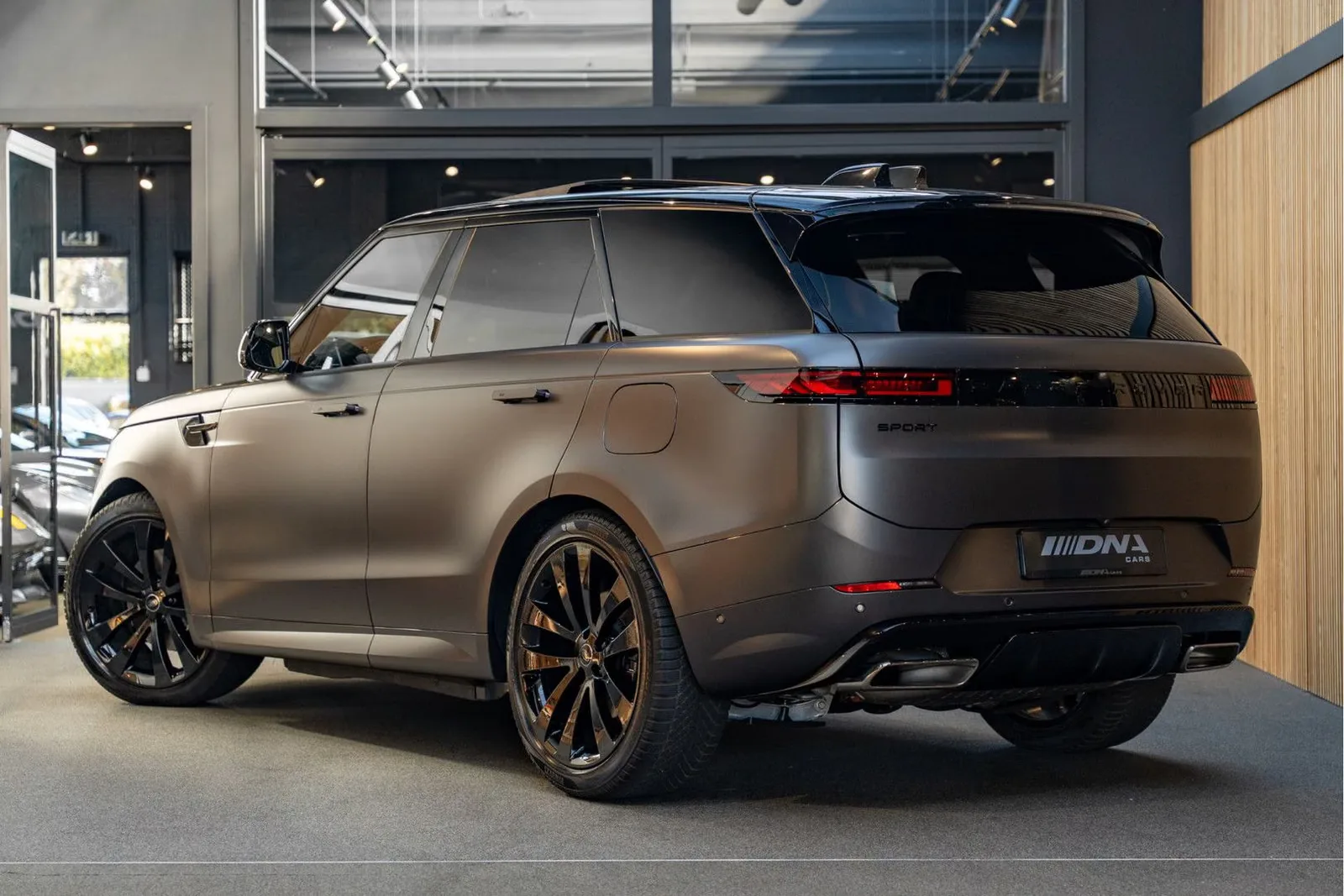 2026 Land Rover Range Rover Sport P460e Dynamic HSE, 5/30