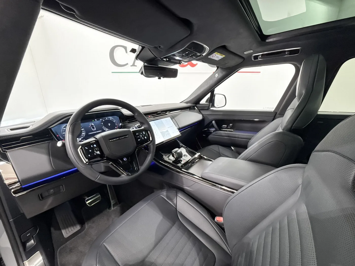 2026 Land Rover Range Rover Sport SV proposée par un spécialiste de la supercar à Zibido San Giacomo, Italie, photo 20 sur 25
