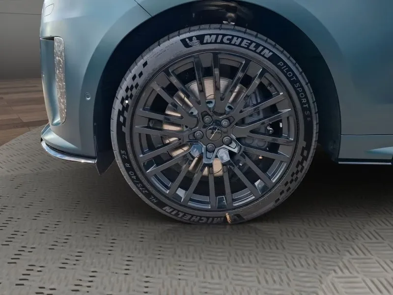 2026 Land Rover Range Rover Sport SV, 11/13