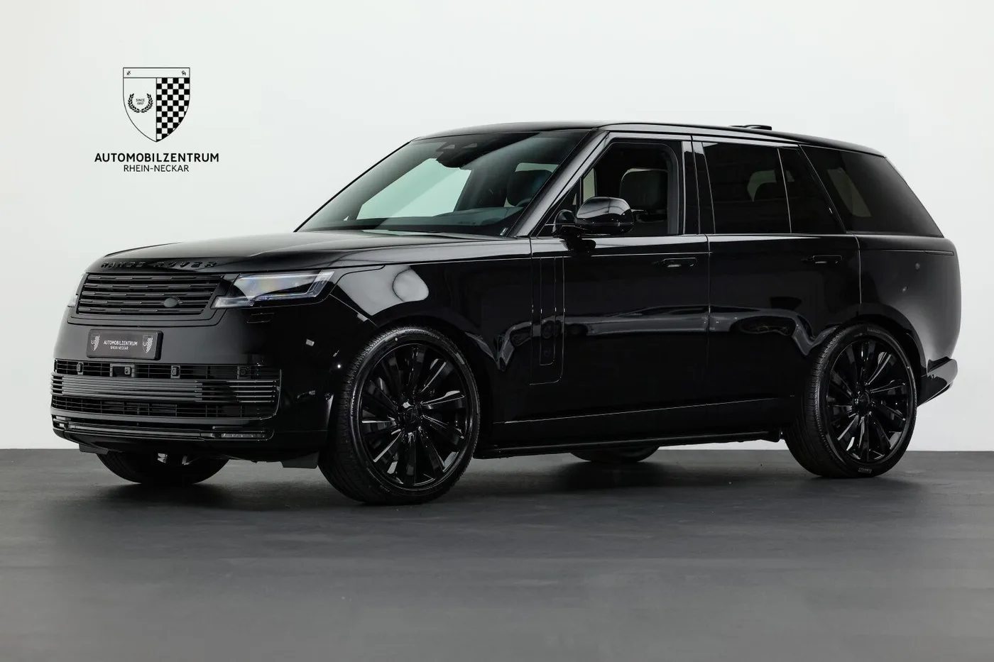 2026 Land Rover Range Rover SV angeboten von einem Supersportwagenhändler in Viernheim, Deutschland, Foto 3 von 25