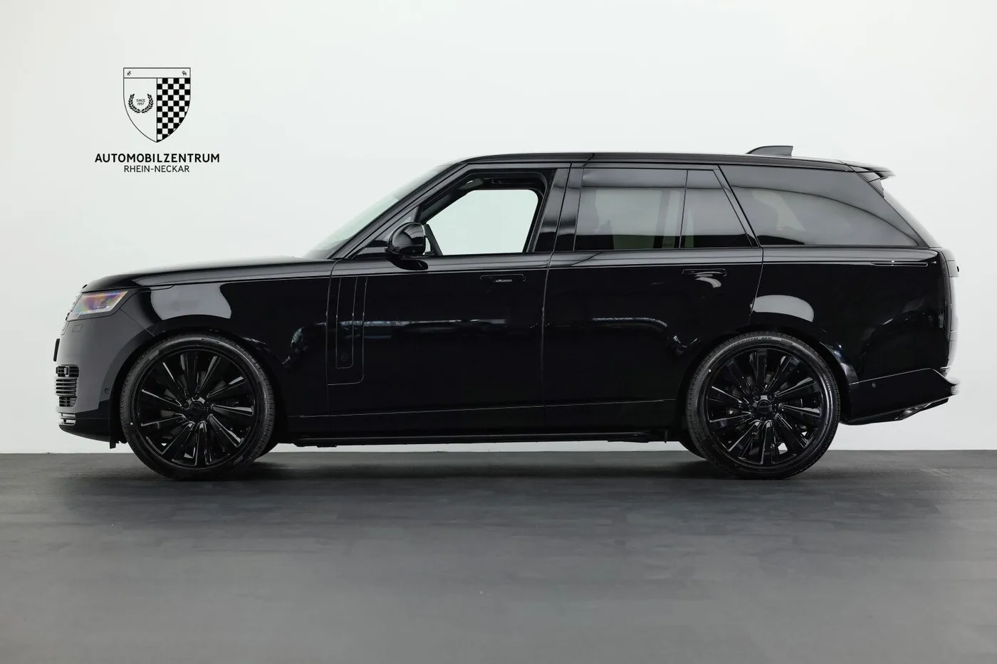2026 Land Rover Range Rover SV angeboten von einem Supersportwagenhändler in Viernheim, Deutschland, Foto 4 von 25