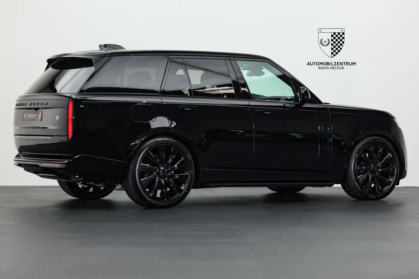 2026 Land Rover Range Rover SV angeboten von einem Supersportwagenhändler in Viernheim, Deutschland, Foto 7 von 25